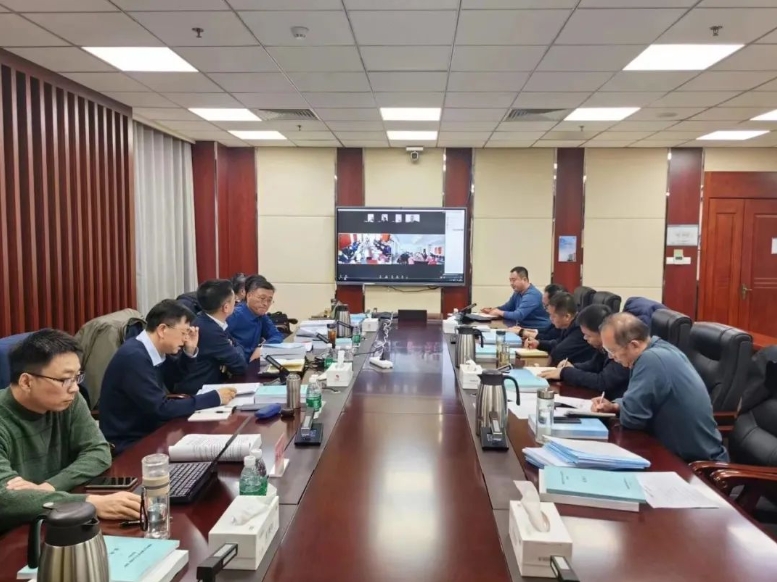 宏河集團(tuán)召開新疆天蒙匯澤煤業(yè)開發(fā)有限公司天業(yè)煤礦礦井建設(shè)初步設(shè)計(jì)評審會(huì)1